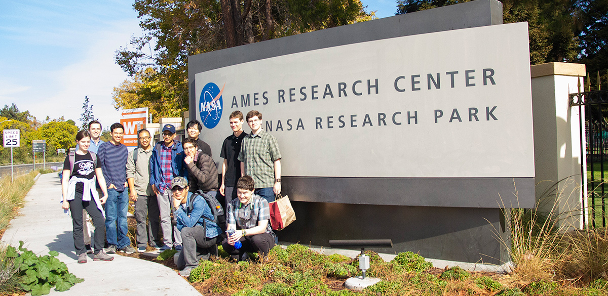 Student fieldtrip to NASA