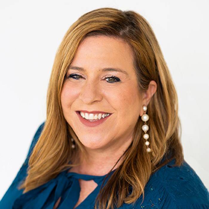andrea vizenor
