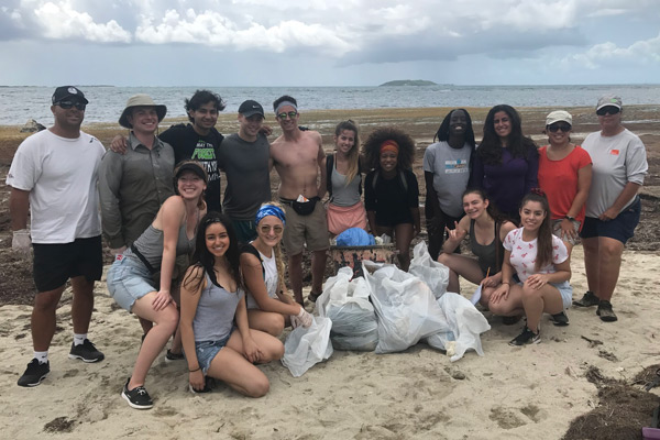 Service Learning students in Puerto Rico beach