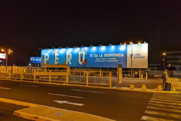 Peru sign at airport